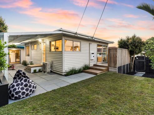 1/38 Aeroview Drive, Beach Haven