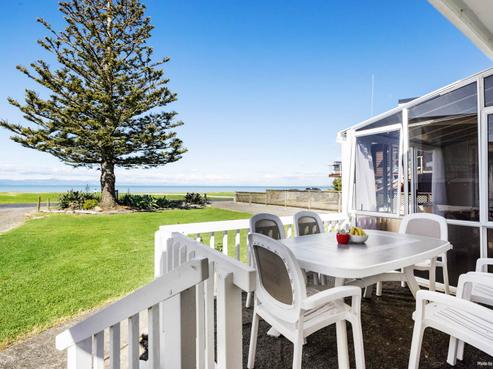 871 East Coast Road, Kaiaua