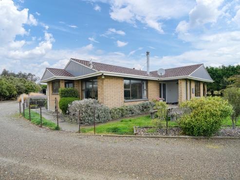 100 Otatara Road, Otatara