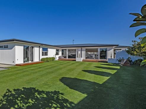 79 Carnaveron Drive, Lincoln