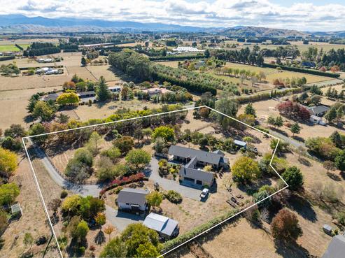 40 Willow Park Drive, Opaki