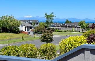 2/94 Harvey Street, Waipahihi