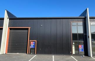Modern industrial unit Tauriko