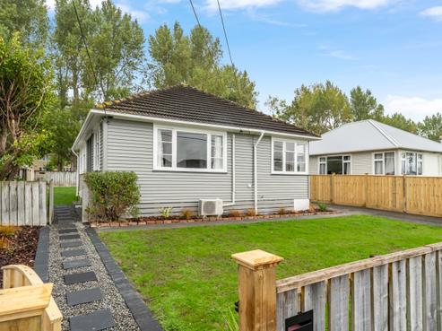 66 Strand Crescent, Naenae