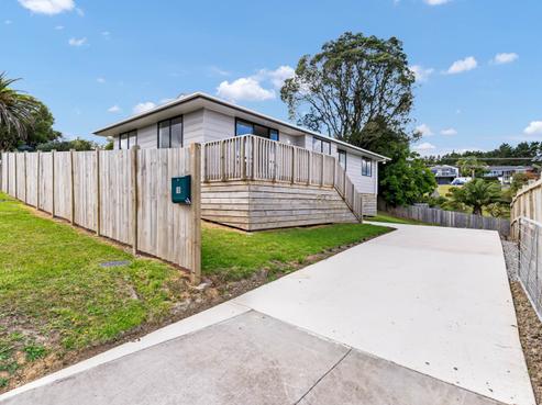 18 Saint James Avenue, Helensville