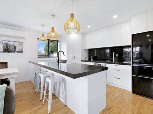 13 Ash Avenue, Albert Town