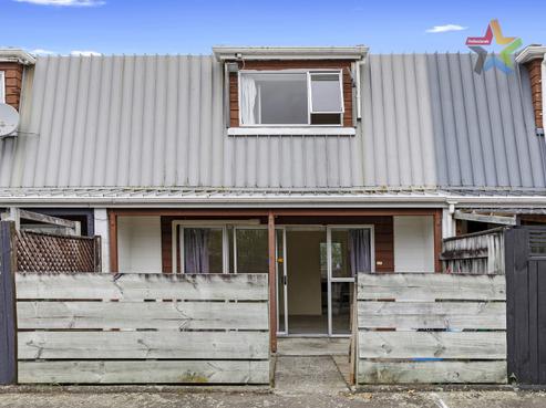 8C Montgomery Crescent, Clouston Park