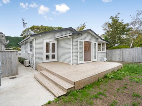 166 Wellington Road, Wainuiomata
