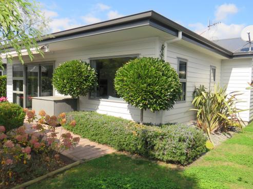 23 Chateau Crescent, Rangatira Park