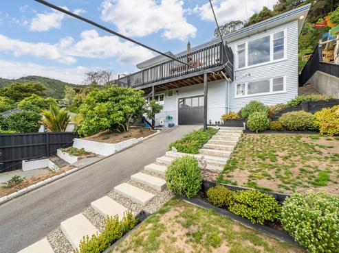 27 Wyndrum Avenue, Waterloo