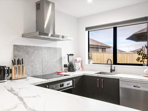 10 Crossley Avenue, Woodend