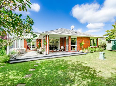26 Awanui Drive, Waikanae
