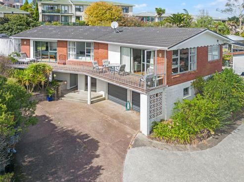 961 Whangaparaoa Road, Manly