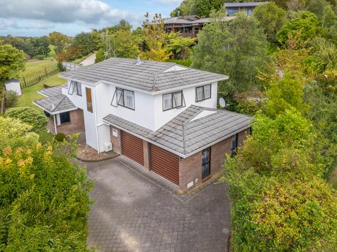 131 Amanda Avenue, Dinsdale