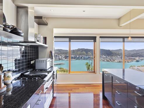 2 Robieson Lane, Roseneath
