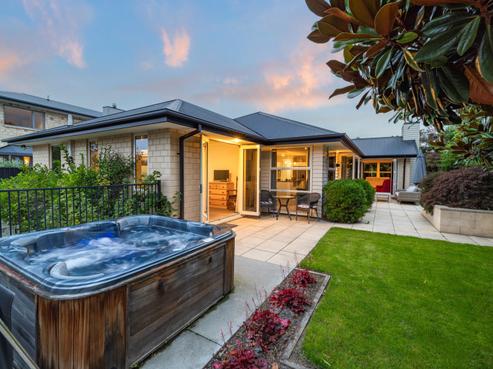 11 Breton Close, Northwood
