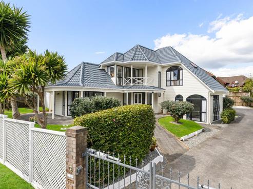 1 Elizabethan Gardens, Saint Heliers