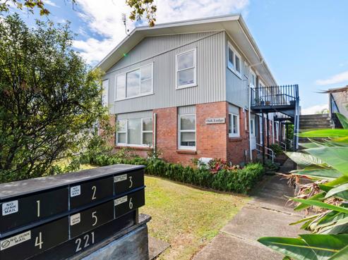 3/221 Hurstmere Road, Takapuna