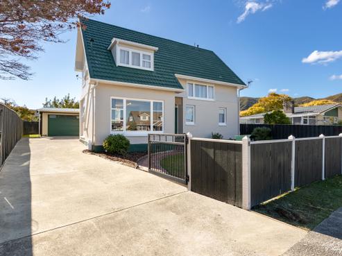 8 Percy Cameron Street, Avalon