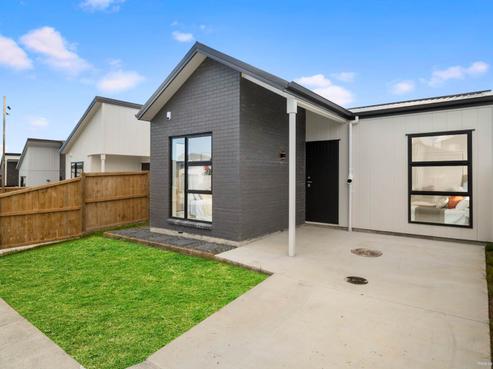 12 Horokaka Street, Massey
