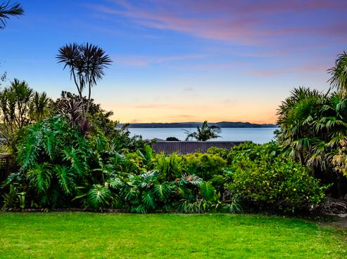 964A Whangaparaoa Road, Manly