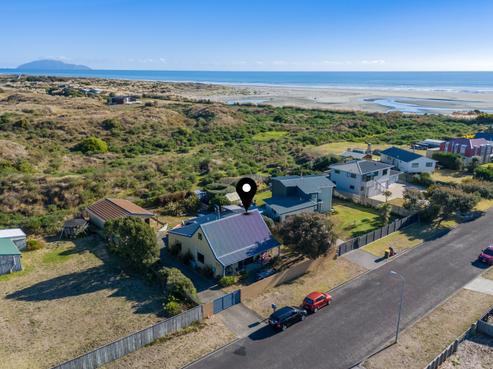 6 James Street, Waikawa Beach