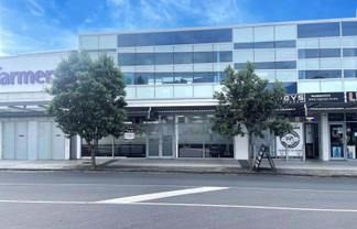 VERSATILE COMMERCIAL UNIT IN SILVERDALE
