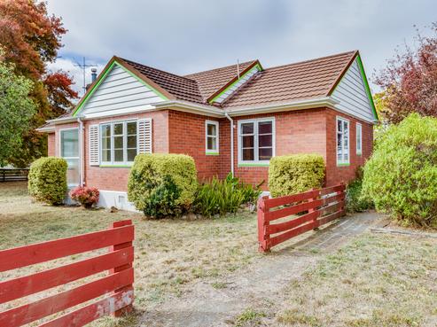 18 Masters Crescent, Masterton