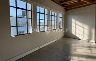 KINGSLAND OFFICE WITH AUTHENTIC CHARACTER