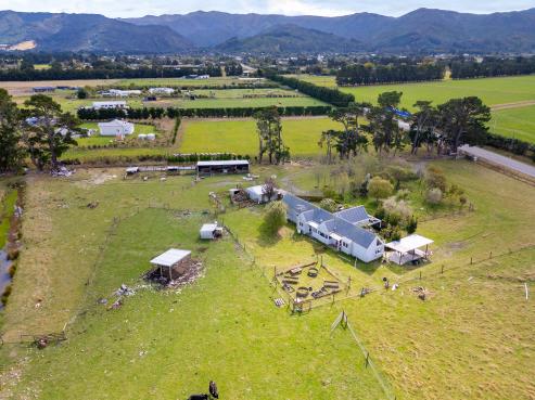 202 State Highway 53, Featherston