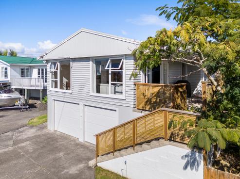 13 Red Beach Road, Red Beach