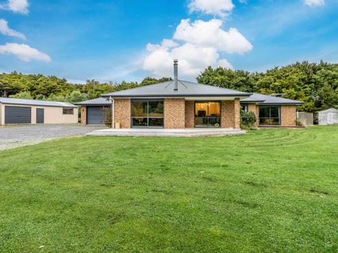 30 Matua Grove, Otatara