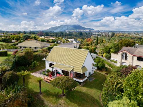 11 Kahurangi Drive, Rangatira Park