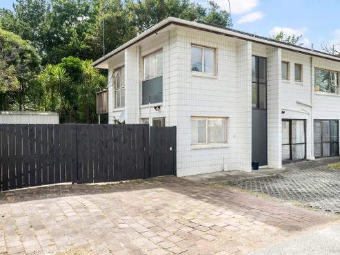 2/33 Glenvar Road, Torbay