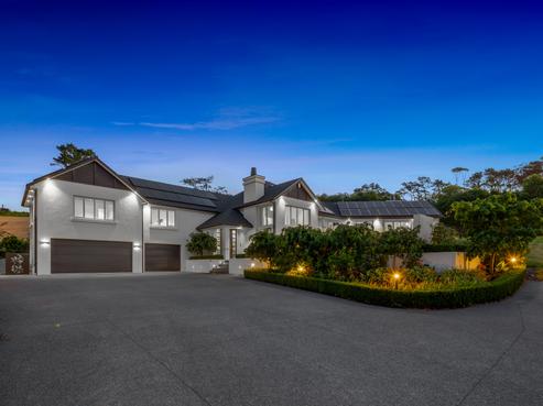 13 Myra Evelyn Grove, Dairy Flat