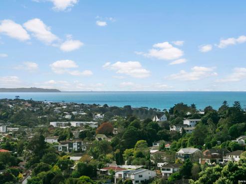 607 East Coast Road, Browns Bay