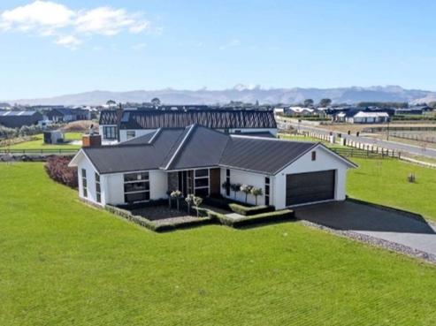 133 Verdeco Boulevard, Lincoln