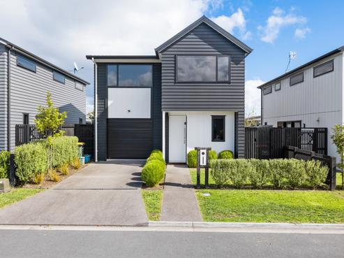 9 Trewern Avenue, Greenhill Park