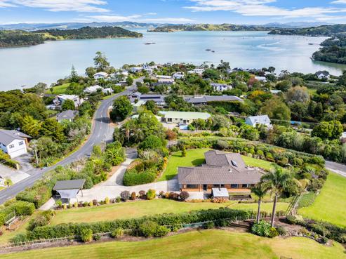 4 Sunset Parade, Parua Bay