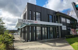 MODERN GROUND FLOOR OFFICE - Huapai/Kumeu