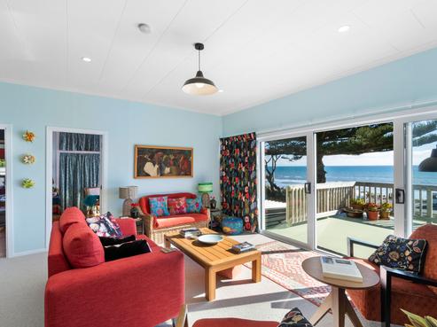 136 The Parade, Paekakariki