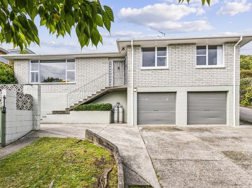 51 Kakariki Grove, Waikanae