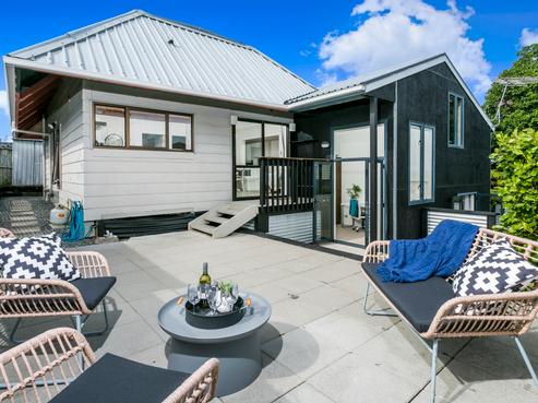 2/7 Hauraki Crescent, Pinehill