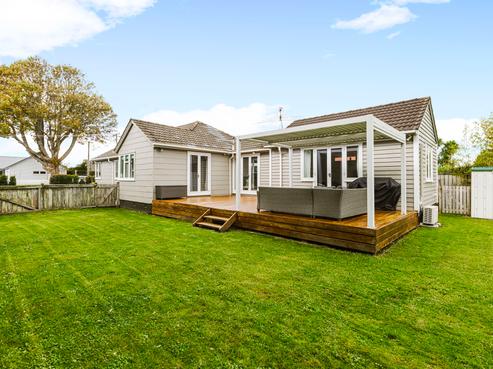 12 Village Way, Ardmore