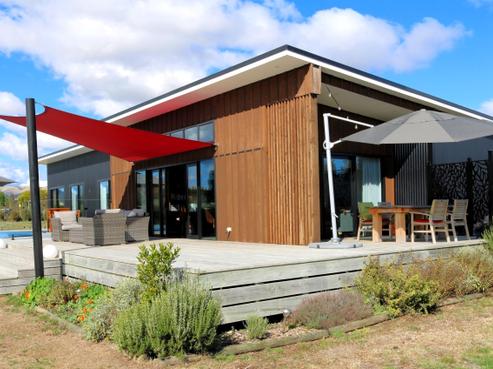 460 Gladstone Road, Gladstone