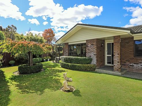 8 Webb Place, Taradale
