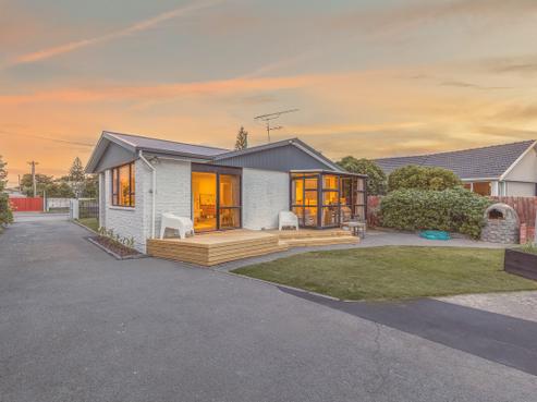 52 Rocking Horse Road, Southshore