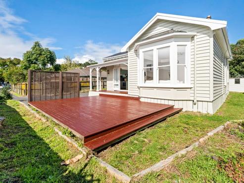 16 Earnslaw Crescent, Clover Park