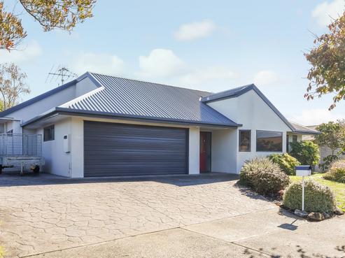 7 Maple Crescent, Richmond