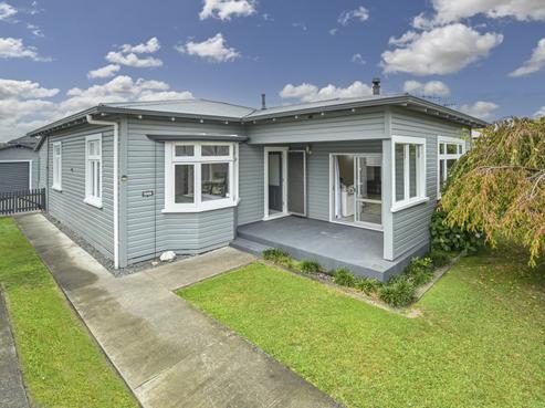 810 Queen Street East, Parkvale